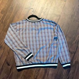 Long Sleeve shirt, like new. Perfect for winter fashion.